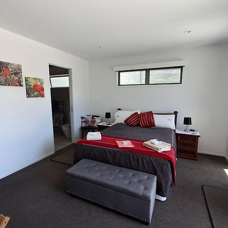 Papamoa Beach, Pohutukawa Deluxe Studio, On Hugoway Exterior photo