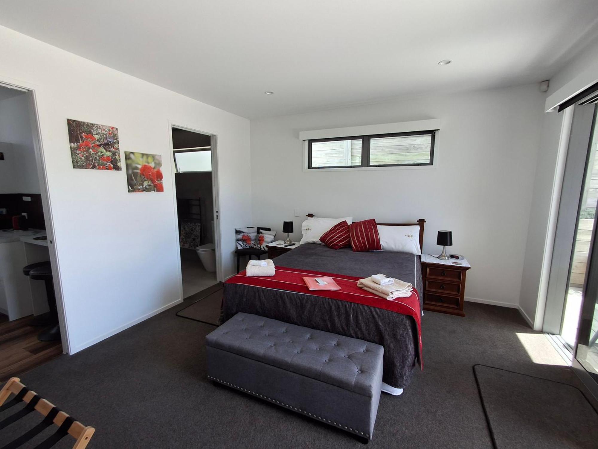 Papamoa Beach, Pohutukawa Deluxe Studio, On Hugoway Exterior photo